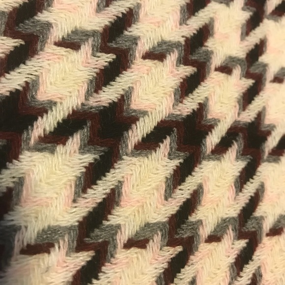 White House Black Market houndstooth skirt - Picture 2 of 6